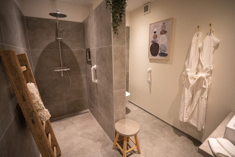 kamer-een-badkamer